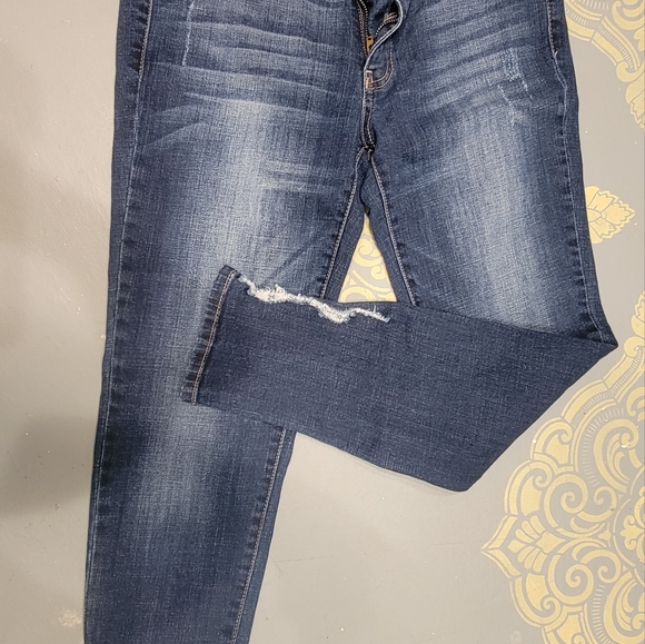 KanCan Signature Buckle Jeans - Picture 2 of 6